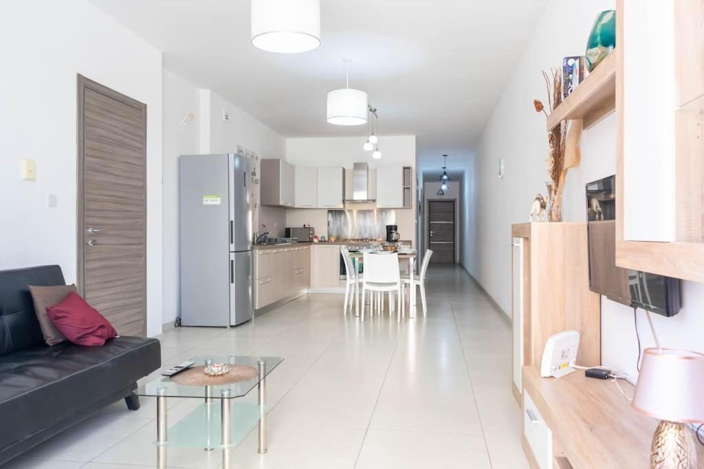 Cozy Close To The Sea 4 Apartment